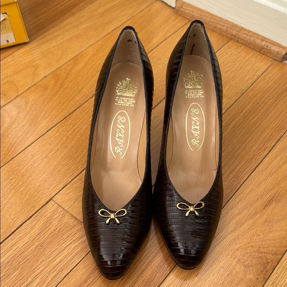 Brown Leather Rayne Heels with Gold Bow